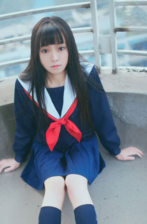 日系制服少女天台写真