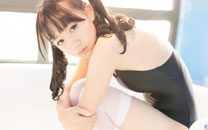 双马尾白丝萝莉浴室死库水写真