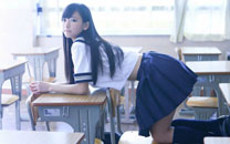 日本“I字腿美少女”那奈制服写真